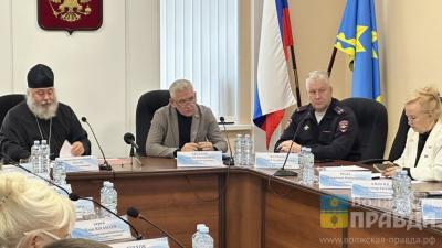 Соцсети и полиция нравственности: на Рождественских чтениях в Волжском обсудили, как растить благородную молодежь