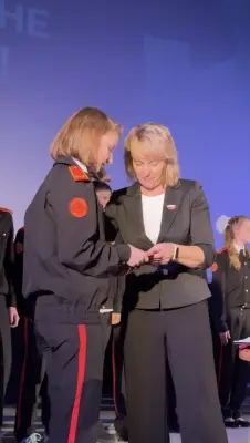 Школьники Волжского приняли гражданство на торжественной церемонии