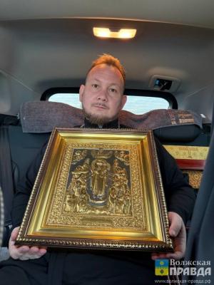 Волгоградский священник отслужил молебны после  атаки БПЛА