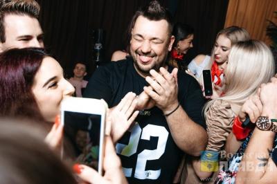 Жуков из «Руки Вверх!» хочет, чтобы волгоградцы пели в его баре «Иванушек»