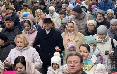 Волжане пишут нам о радости Крёстного хода, засохших розах, и возможности стать дружинником в 60