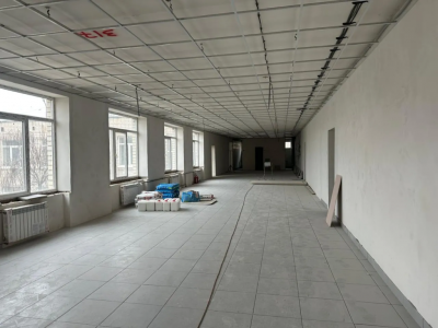 В планах сдать до конца 2025 года: в Волжском депутаты и вице-мэр проинспектировали ход ремонта в школах № 13 и 32