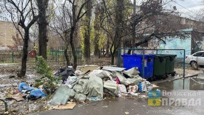 Волжане обсуждали благоустройство кладбища и красную нитку на запястье 