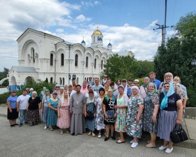 В волжском храме Серафима Саровского подвели итоги проекта поддержки старшего поколения и людей с инвалидностью