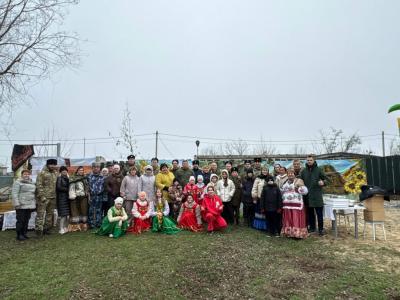 Чай из самовара и пампушки: в Волжском отметили 250 лет села Среднее Погромное