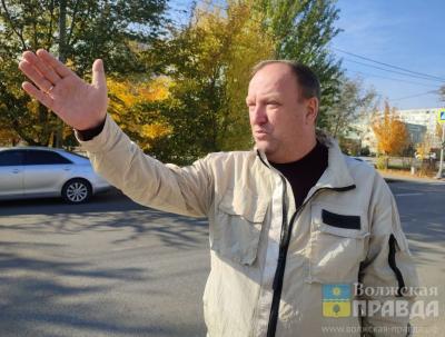 «Волшебные катушки», «Варежки» и «Сани счастья»: Волжский украшают новыми праздничными арт-объектами